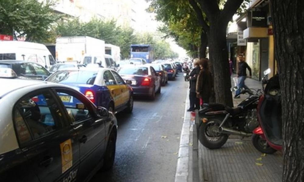 Απίστευτο μποτιλιάρισμα στη Θεσσαλονίκη εν μέσω lockdown (βίντεο)